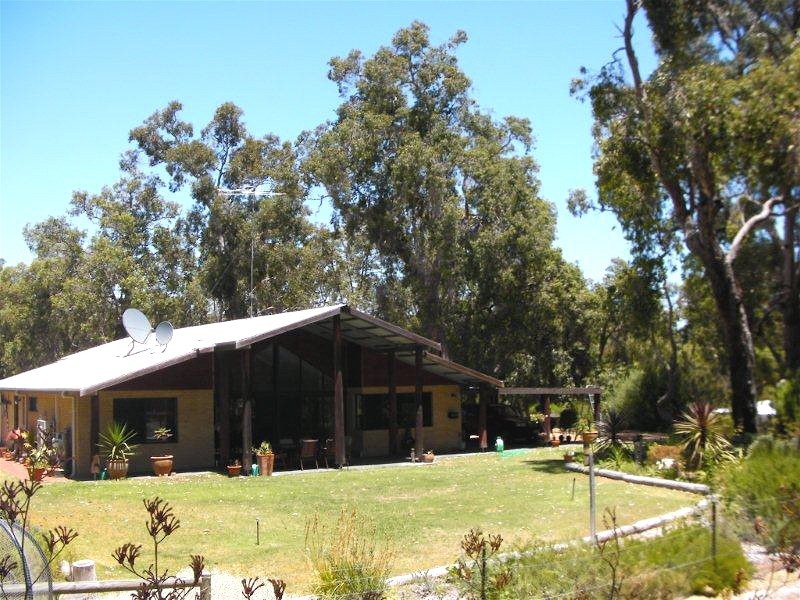 125 Tuart Grove Avenue, Lake Clifton WA 6215