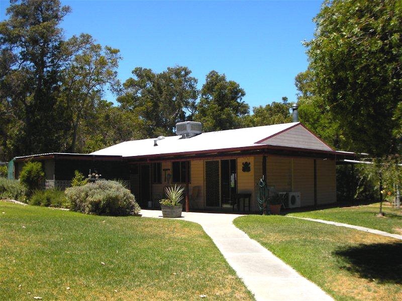 125 Tuart Grove Avenue, Lake Clifton WA 6215