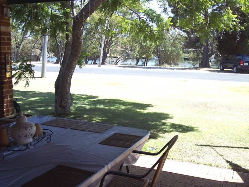 96 Banksia Terrace, South Yunderup WA 6208