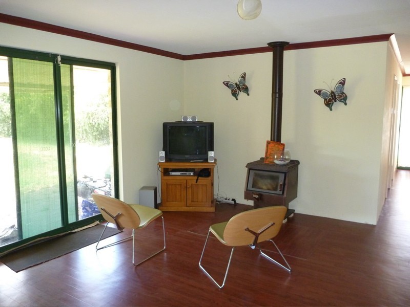 27 Central Ave, North Dandalup WA 6207