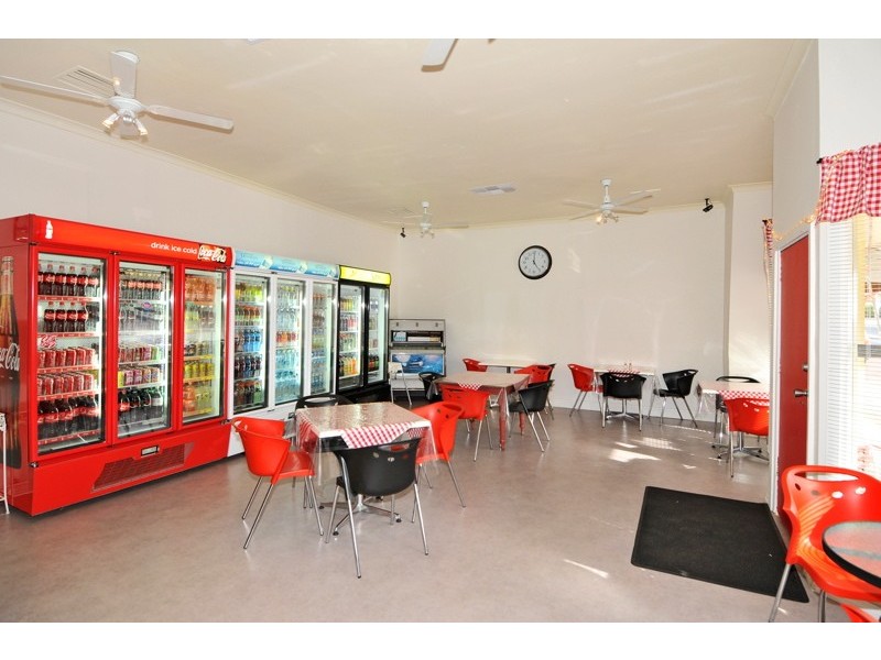 82 South West Highway, Waroona WA 6215