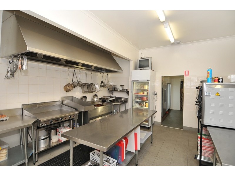 82 South West Highway, Waroona WA 6215
