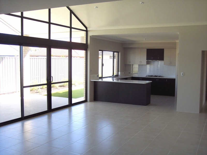 1 Placid Bend, South Yunderup WA 6208