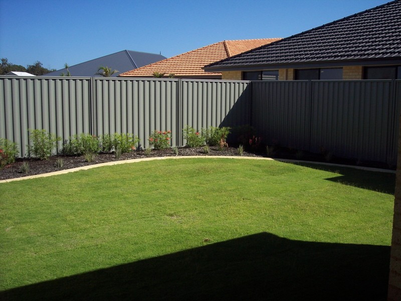 1 Placid Bend, South Yunderup WA 6208