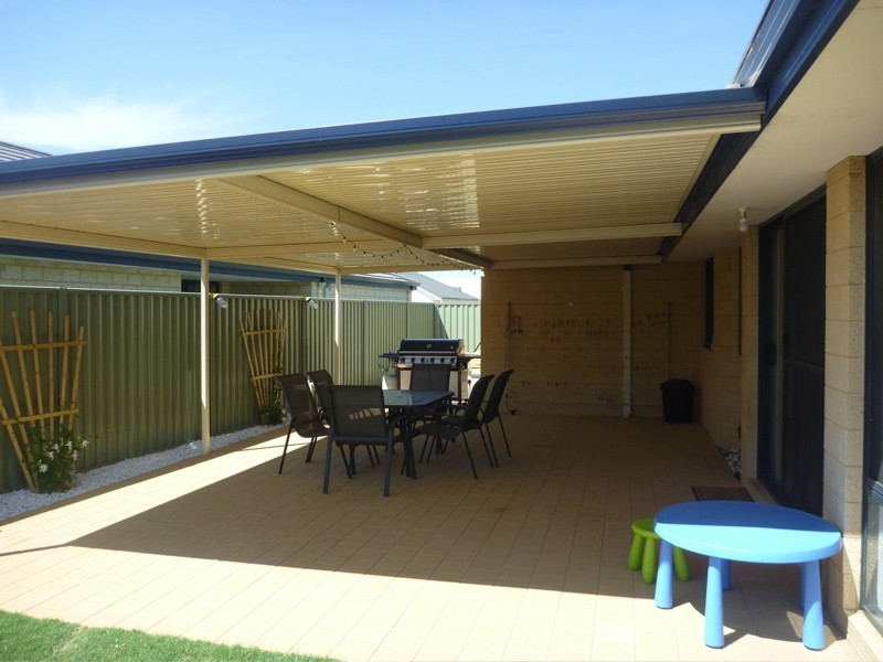 1 Woodstock Turn, Ravenswood WA 6208