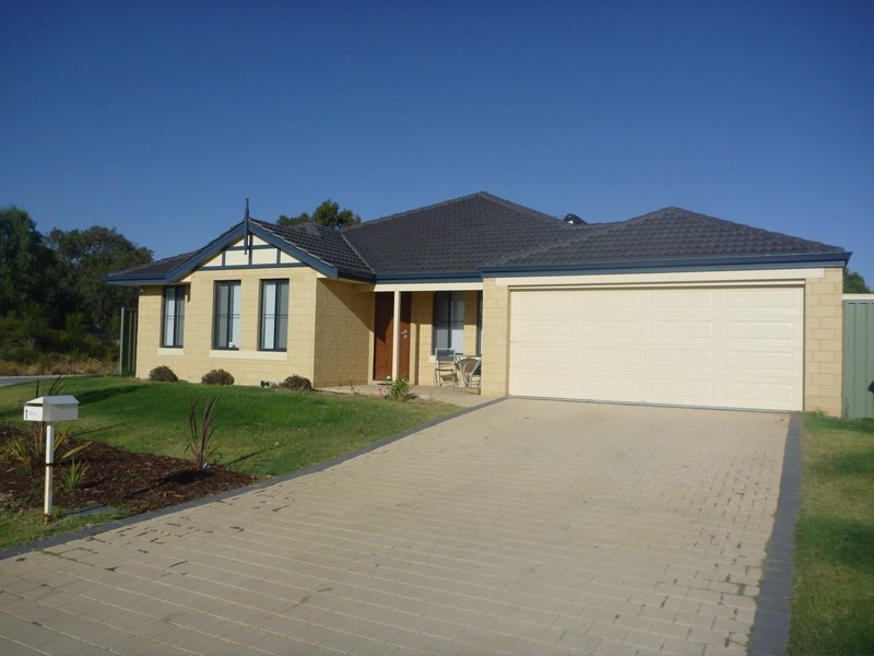 1 Woodstock Turn, Ravenswood WA 6208