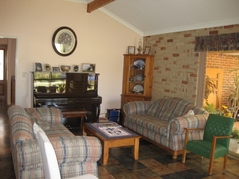 64 Marshall Ave, Pinjarra WA 6208