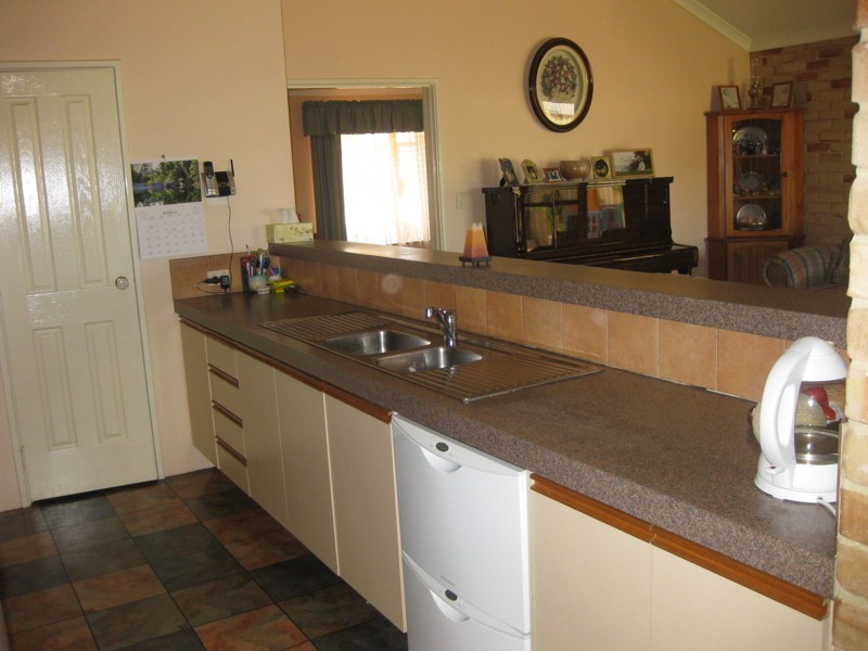 64 Marshall Ave, Pinjarra WA 6208