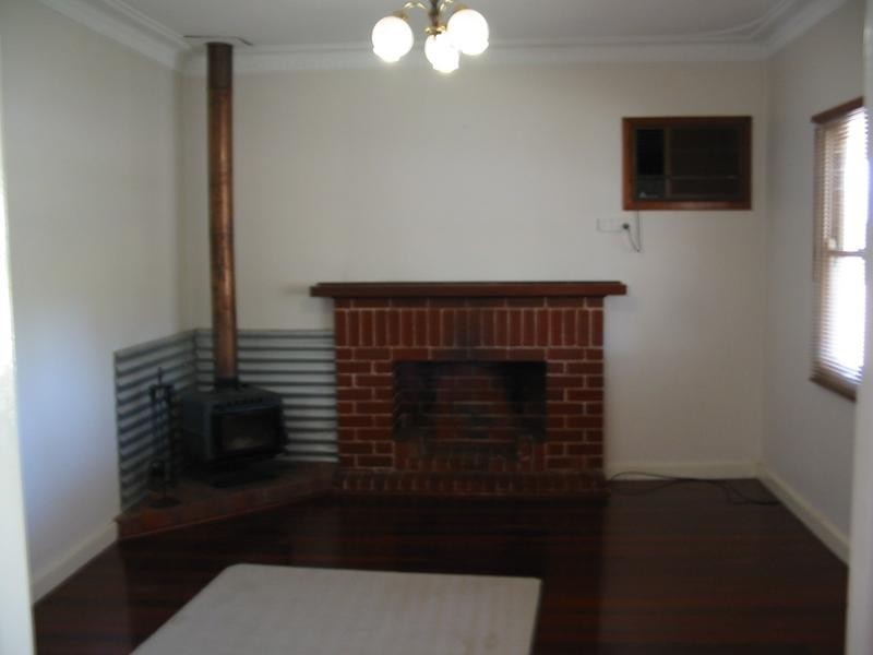 12 Hesse Street, Waroona WA 6215