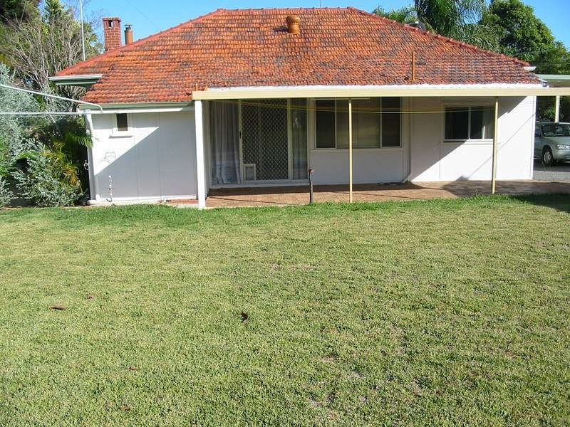 12 Hesse Street, Waroona WA 6215