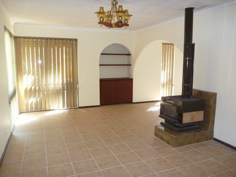 75 Rodoreda Cres, Ravenswood WA 6208