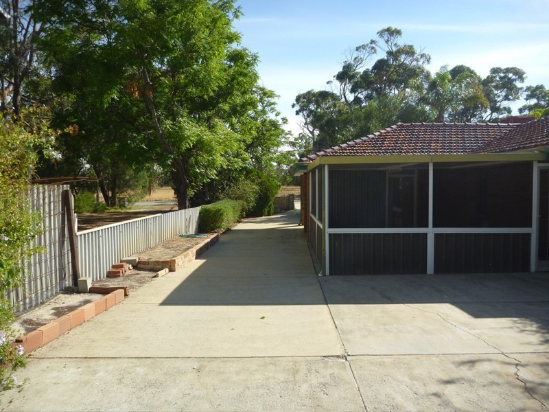 75 Rodoreda Cres, Ravenswood WA 6208