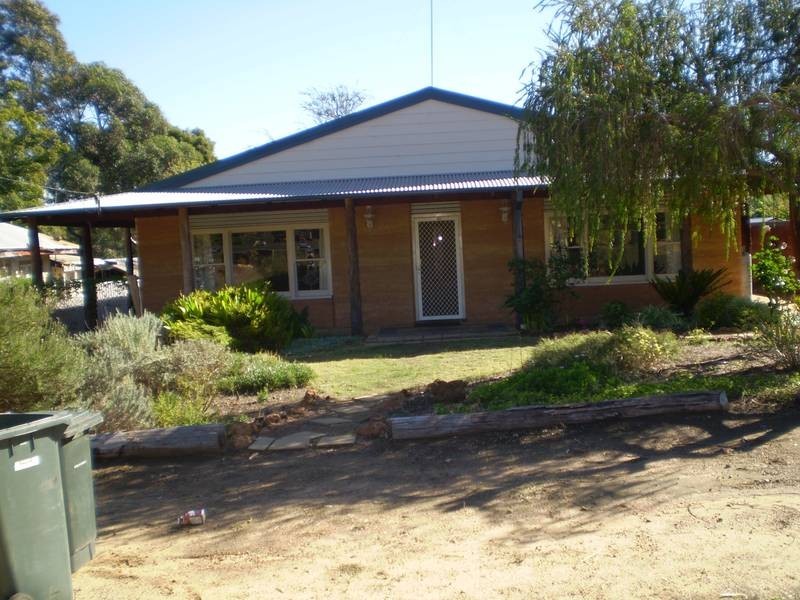 32 Church Street, Dwellingup WA 6213