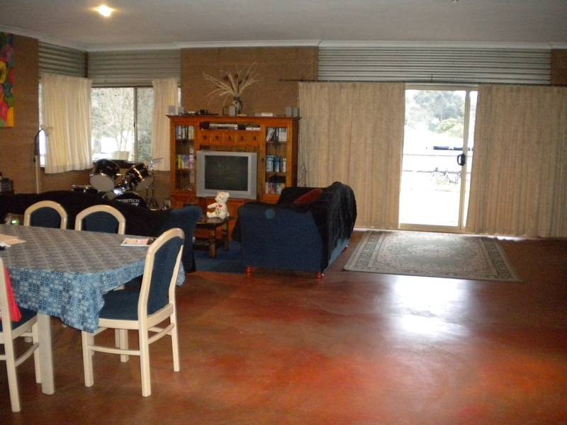 32 Church Street, Dwellingup WA 6213