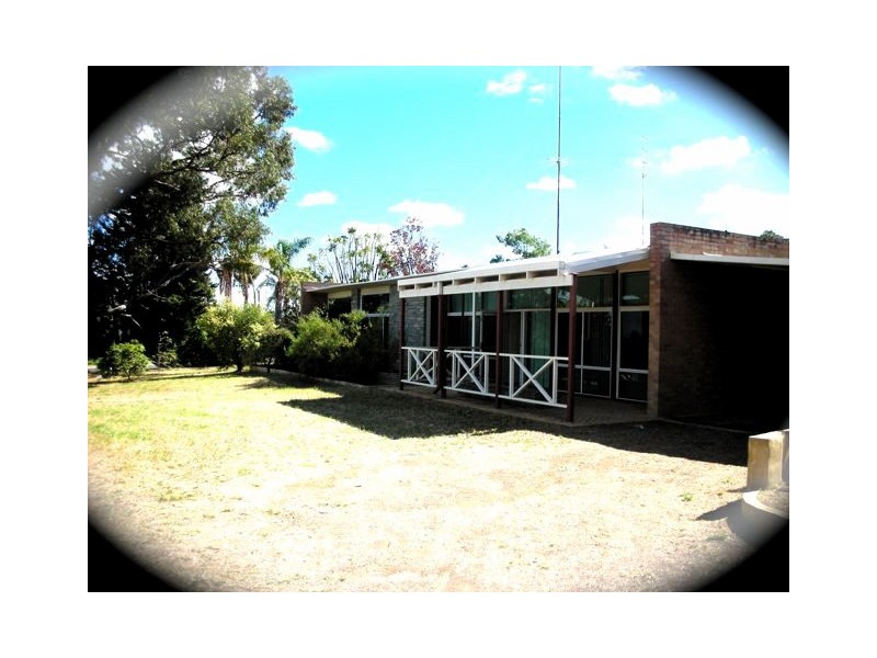 14 Hesse Street, Waroona WA 6215
