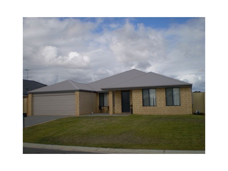 22 Naturalist Drive, Pinjarra WA 6208