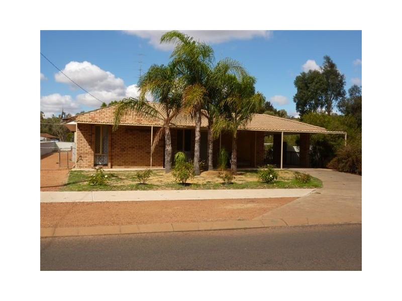 17 Farmers Avenue, Boddington WA 6390