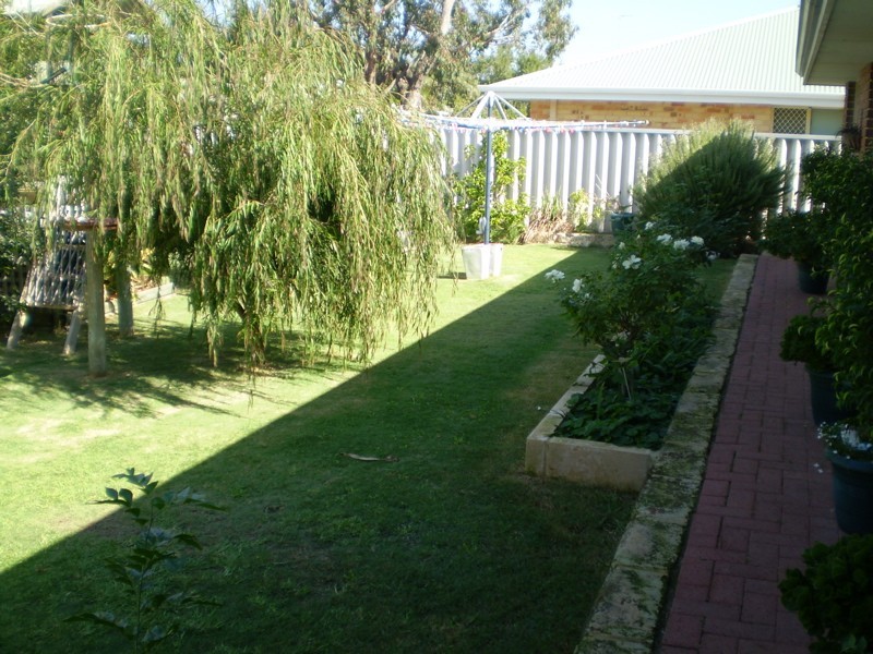 9 Lakes Close, South Yunderup WA 6208