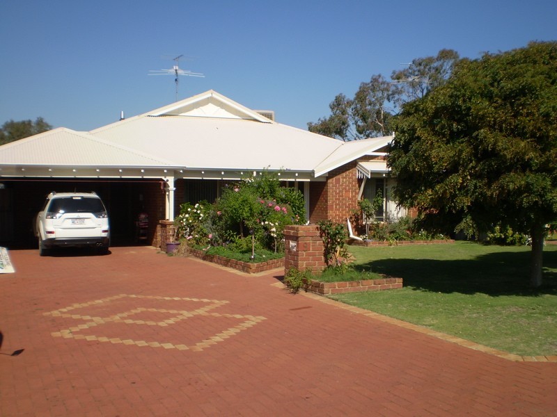 9 Lakes Close, South Yunderup WA 6208