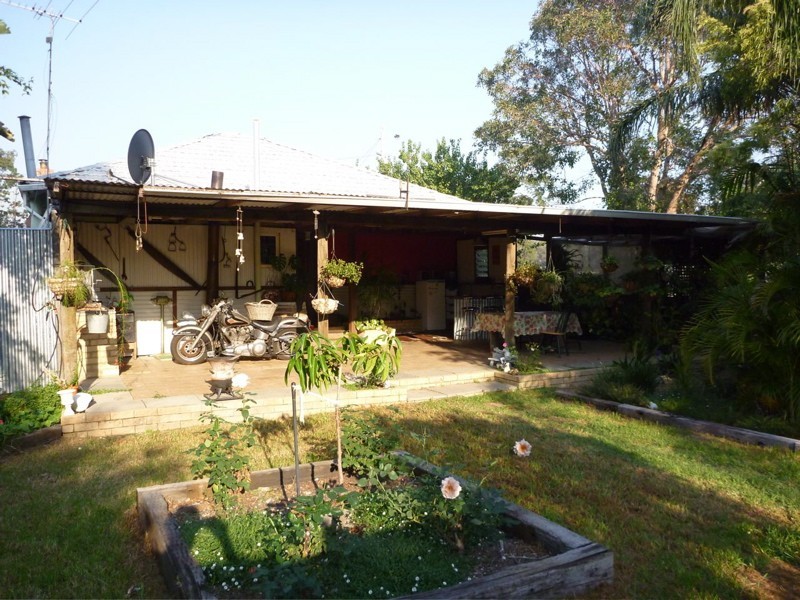 6 Church Street, North Dandalup WA 6207