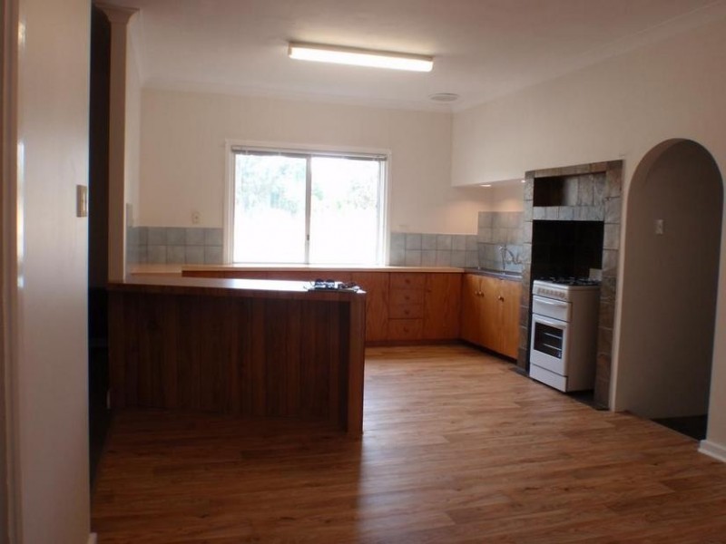 9 Dehamel Street, Waroona WA 6215