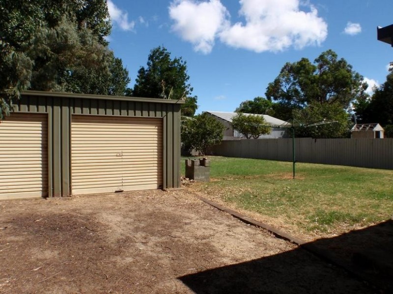 9 Dehamel Street, Waroona WA 6215