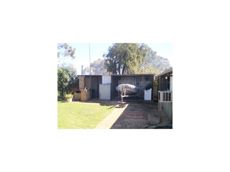 4 Leschenaultia Place, Pinjarra WA 6208