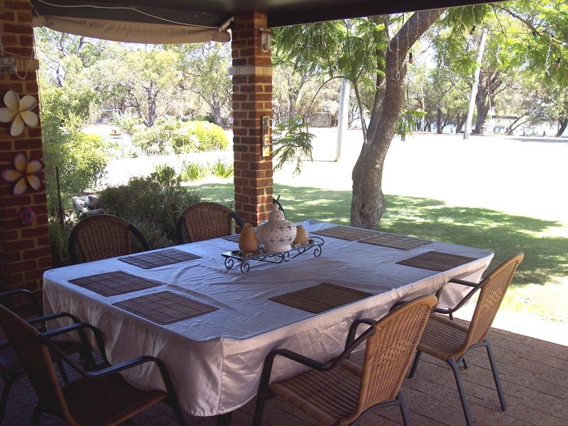 96 Banksia Terrace, South Yunderup WA 6208