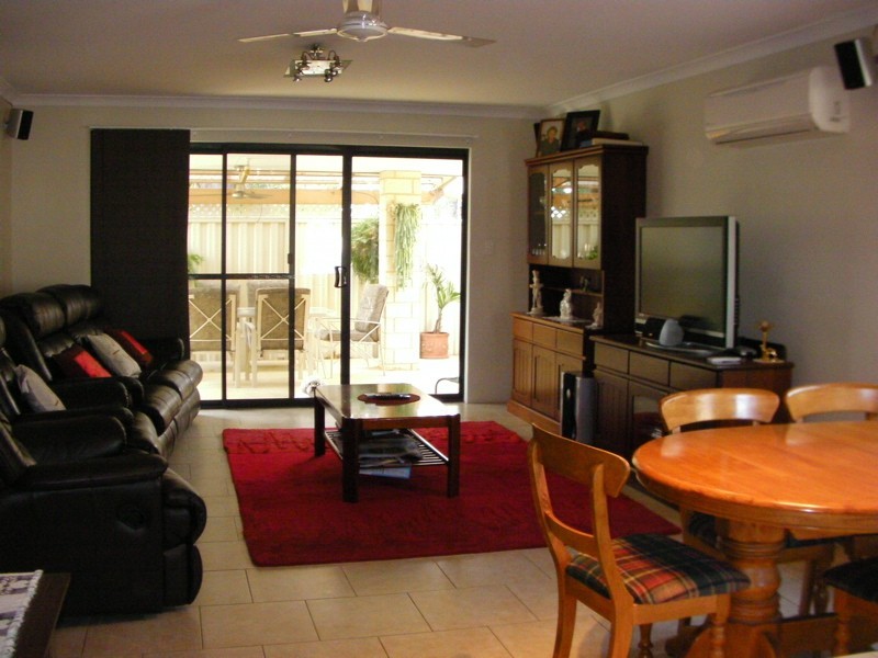 3/9 Kings Place, Waroona WA 6215