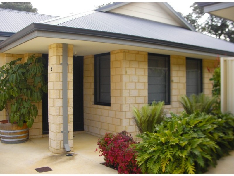3/9 Kings Place, Waroona WA 6215