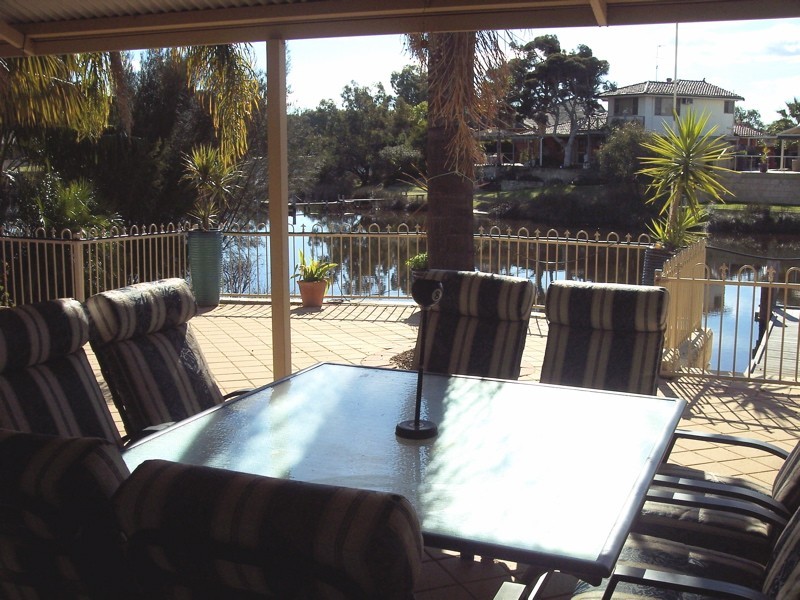 6 Sunland Avenue, South Yunderup WA 6208