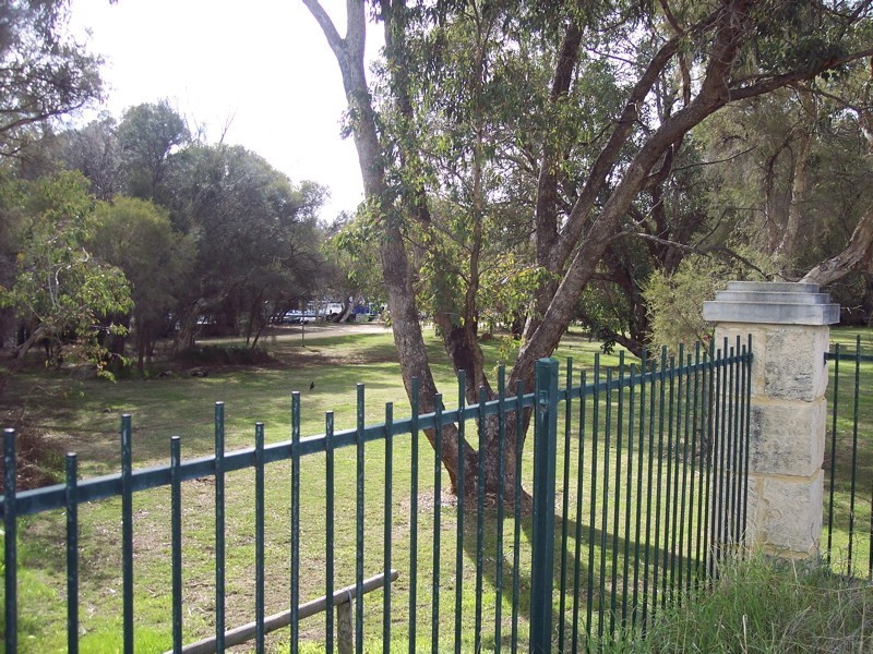 12 Kruger Loop, South Yunderup WA 6208