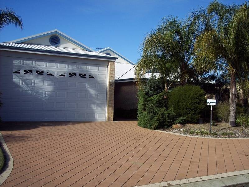 28 Sunland Avenue, South Yunderup WA 6208