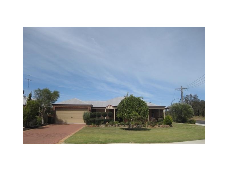 64 Marshall Avenue, Pinjarra WA 6208