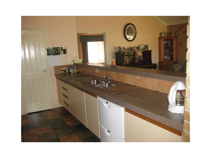 64 Marshall Avenue, Pinjarra WA 6208