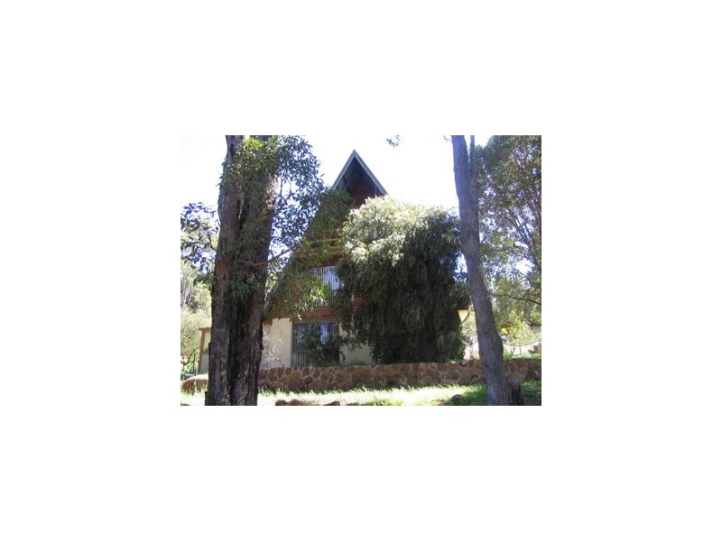 11 Holyoake Road, Dwellingup WA 6213