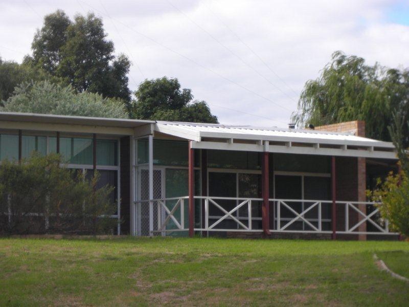 14 Hesse Street, Waroona WA 6215