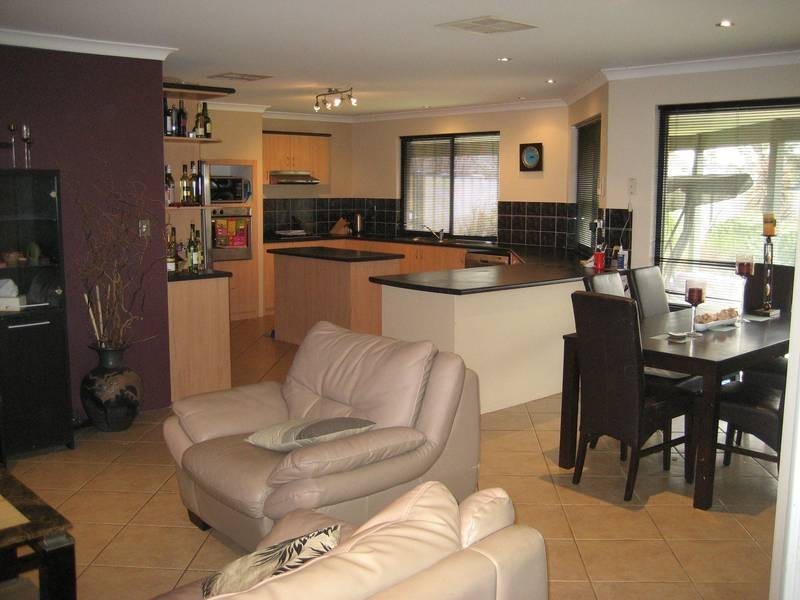 2 Camarri Way, South Yunderup WA 6208