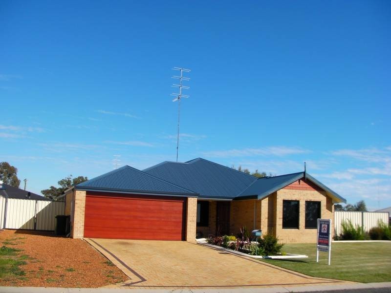 7 Elliott Street, Waroona WA 6215