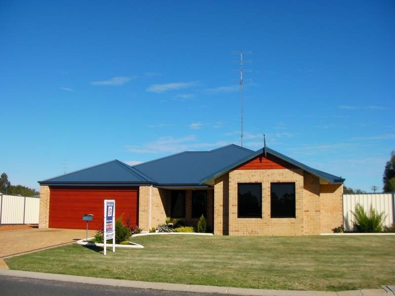7 Elliott Street, Waroona WA 6215