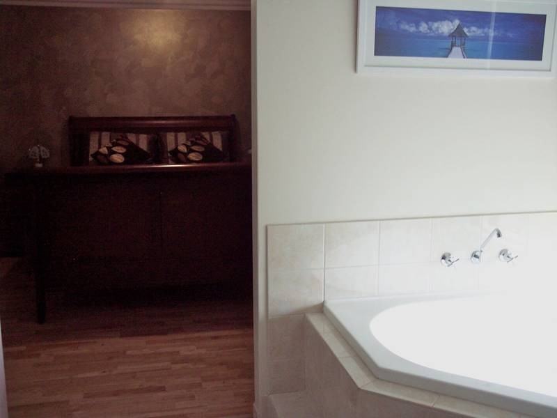 214 Holmes Parade, West Pinjarra WA 6208