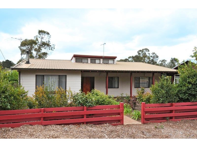 6 Church Street, Dwellingup WA 6213