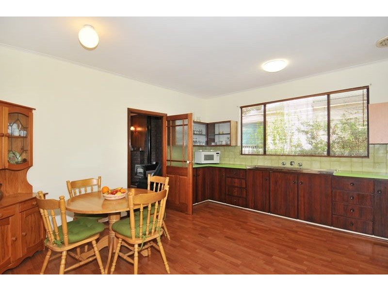 6 Church Street, Dwellingup WA 6213