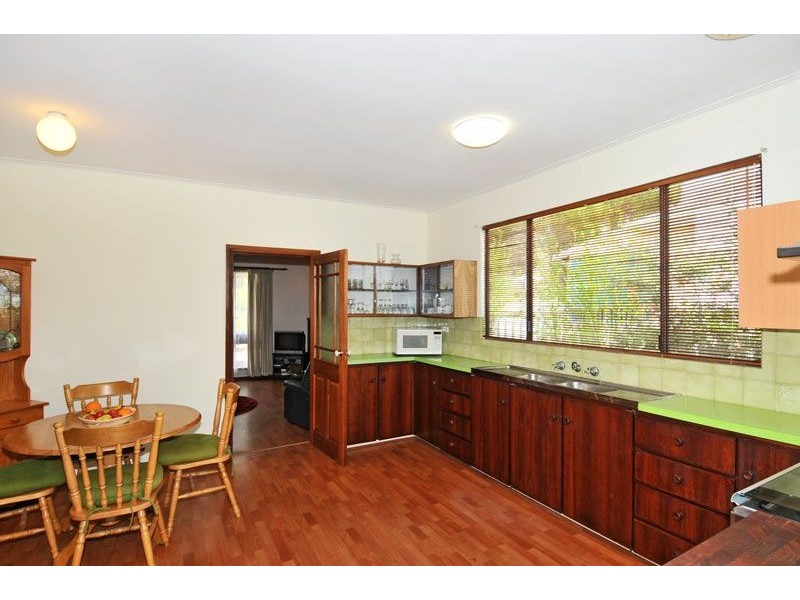 6 Church Street, Dwellingup WA 6213