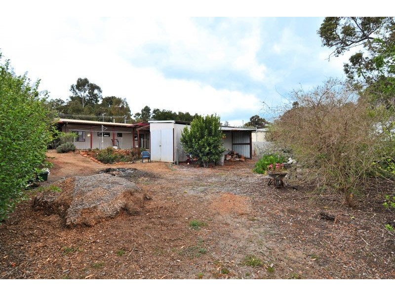 6 Church Street, Dwellingup WA 6213