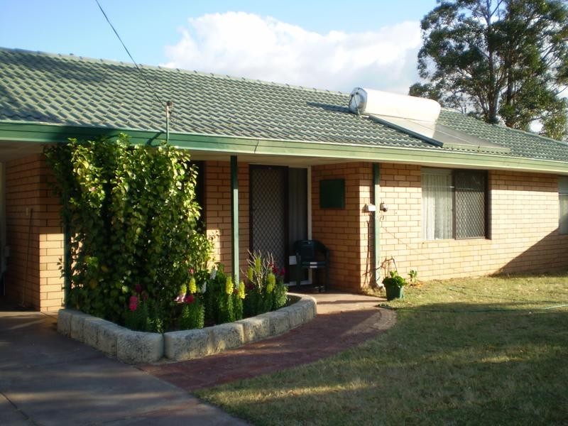 12 Leschenaultia Place, Pinjarra WA 6208