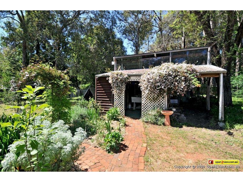 28 Wallace Road, Dwellingup WA 6213