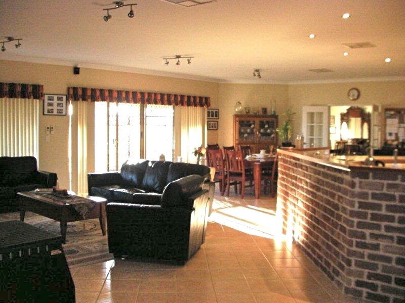 15 McKay Avenue, Waroona WA 6215