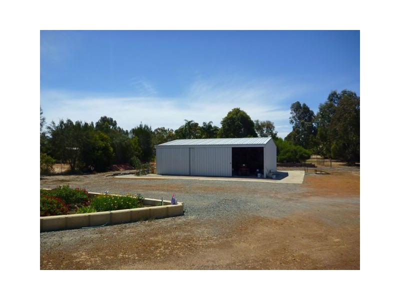 85 Lovegrove Street, Pinjarra WA 6208