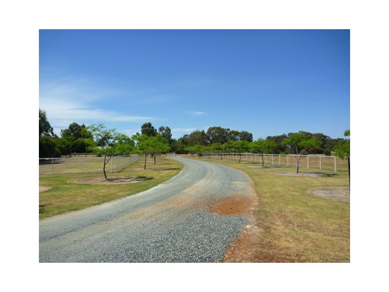 85 Lovegrove Street, Pinjarra WA 6208